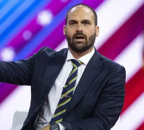 Condenan a exparlamentario Eduardo Bolsonaro por coacción a la justicia