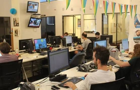 Cómo se fabrica una noticia verificada: el proceso detrás de Claridad Digital